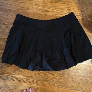 American Eagle Black Pleated Skort
